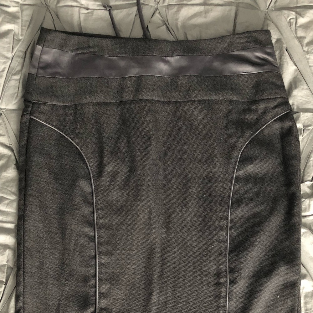 Grey pencil skirt, below knee